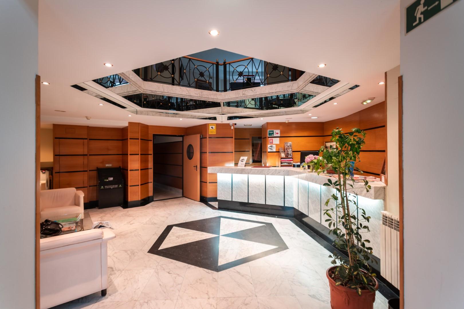 Astures Hotel Oviedo Exterior photo